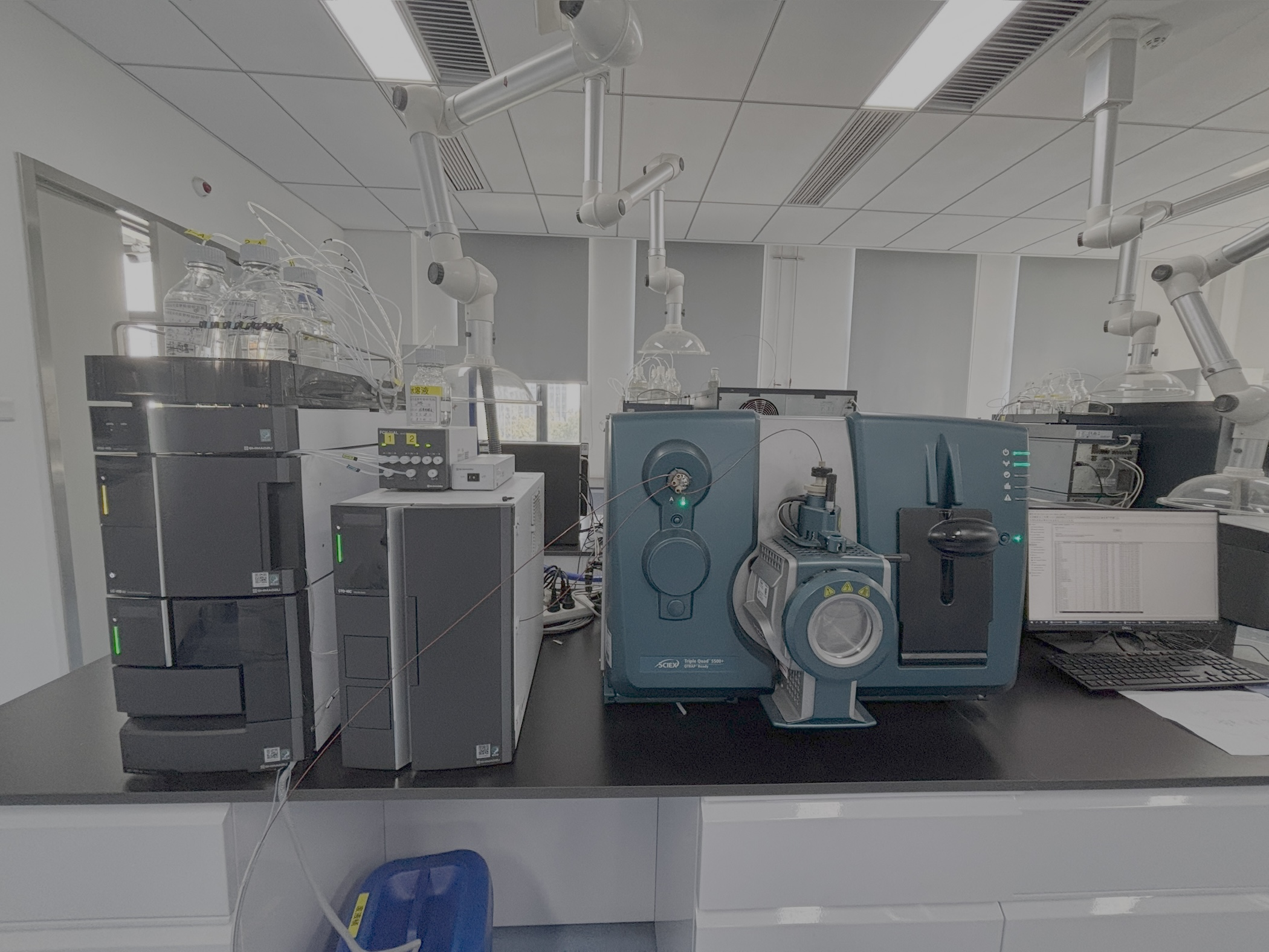 液相色谱串联质谱仪