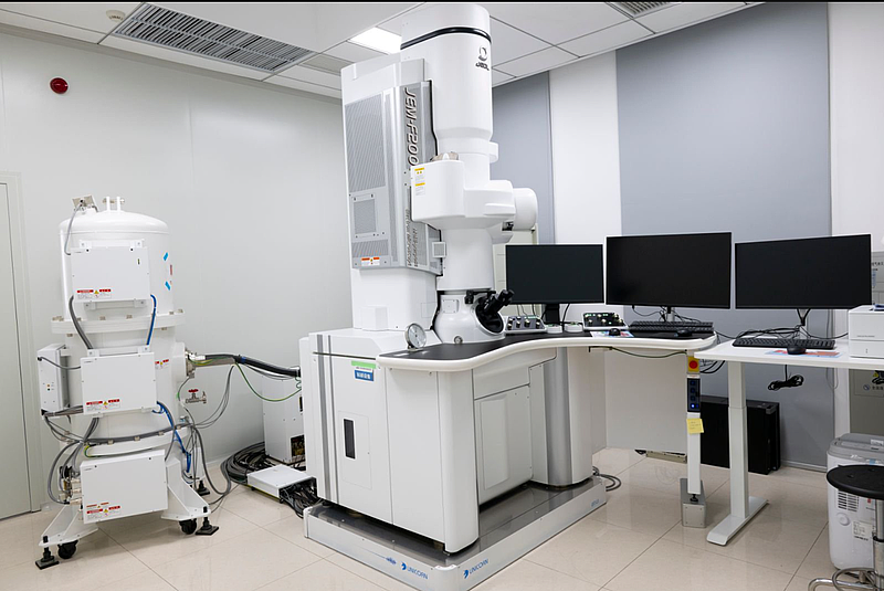 透射电子显微镜